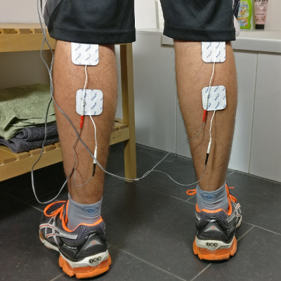 Axion STIM-PRO X9 Axion STIM-PRO X9 TENS an dem Wadenmuskel